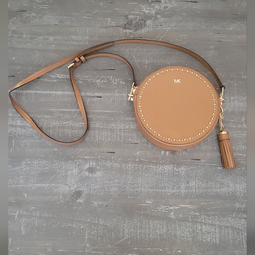 Michael Kors Crossbody Leather Canteen Bag in Acorn